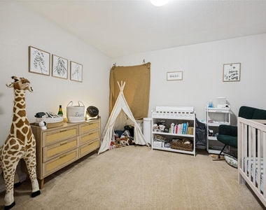 310 Conroe Circle - Photo Thumbnail 15