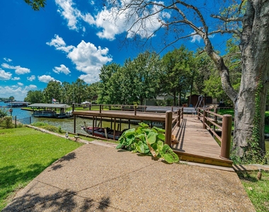 102 Northwood Place - Photo Thumbnail 23