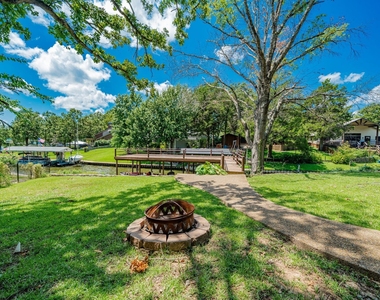 102 Northwood Place - Photo Thumbnail 22