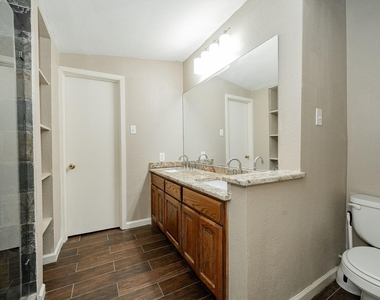 102 Northwood Place - Photo Thumbnail 18