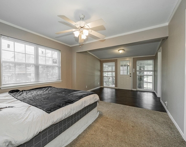 102 Northwood Place - Photo Thumbnail 16