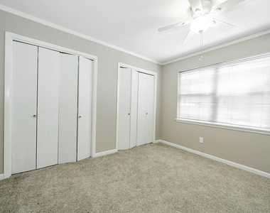 102 Northwood Place - Photo Thumbnail 15