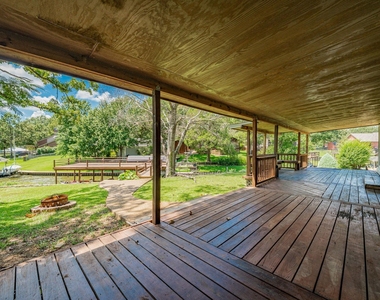 102 Northwood Place - Photo Thumbnail 21