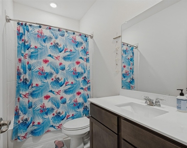 1601 Grand Villa Street - Photo Thumbnail 20