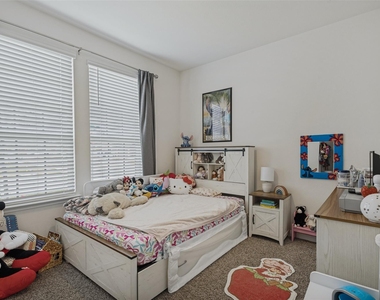 1601 Grand Villa Street - Photo Thumbnail 14