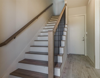 101 Decker Drive - Photo Thumbnail 3