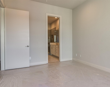 101 Decker Drive - Photo Thumbnail 4