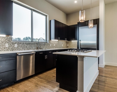 101 Decker Drive - Photo Thumbnail 6