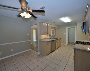 211 Barbara Way - Photo Thumbnail 8