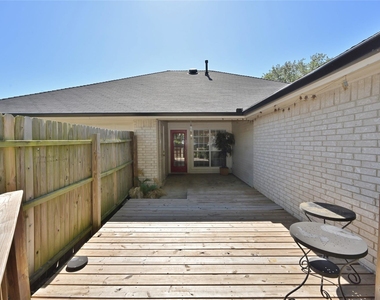 211 Barbara Way - Photo Thumbnail 30