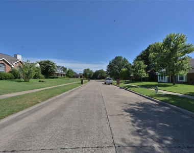 211 Barbara Way - Photo Thumbnail 38