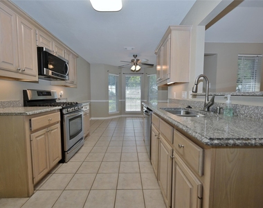 211 Barbara Way - Photo Thumbnail 4