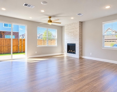600 Nolan Lane - Photo Thumbnail 4