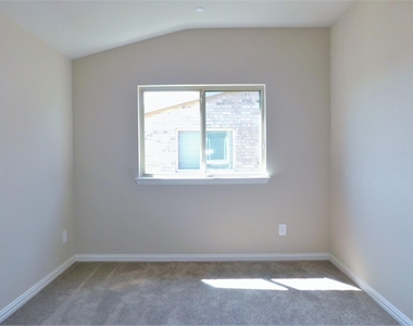 3325 Solana Circle - Photo Thumbnail 21