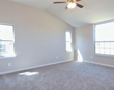 3325 Solana Circle - Photo Thumbnail 16