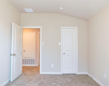 3325 Solana Circle - Photo Thumbnail 20