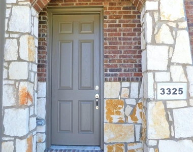 3325 Solana Circle - Photo Thumbnail 1