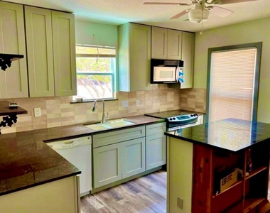1720 Grand Avenue - Photo Thumbnail 7