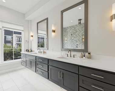 3200 Ross Avenue - Photo Thumbnail 19