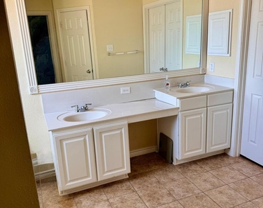 717 Beau Drive - Photo Thumbnail 9