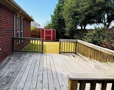 717 Beau Drive - Photo Thumbnail 15