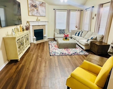 717 Beau Drive - Photo Thumbnail 6