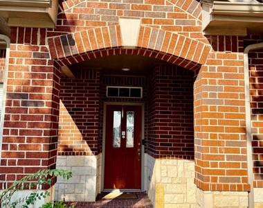 717 Beau Drive - Photo Thumbnail 1
