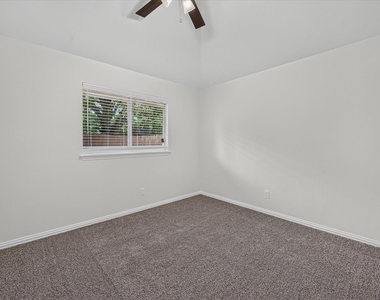 4125-4127 Spring Meadow Lane - Photo Thumbnail 14