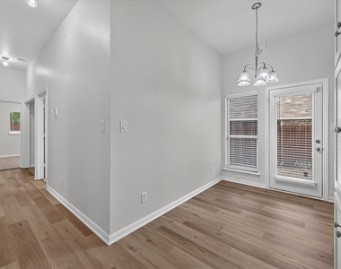 4125-4127 Spring Meadow Lane - Photo Thumbnail 6