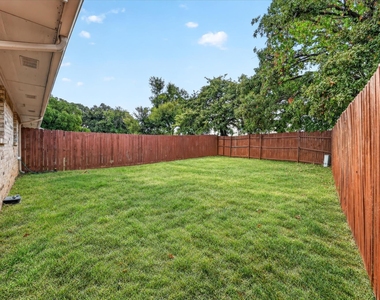 4125-4127 Spring Meadow Lane - Photo Thumbnail 23