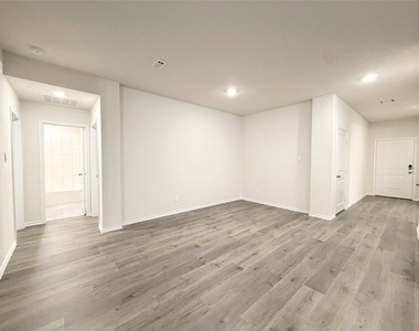 412 Saddle Blanket Drive - Photo Thumbnail 14