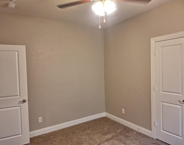 11325 Cobalt Drive - Photo Thumbnail 4