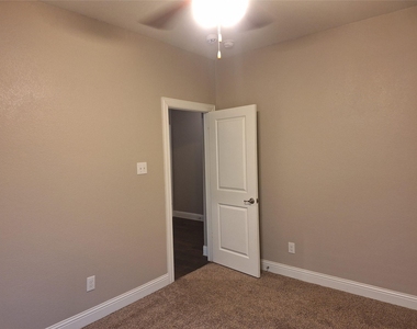 11325 Cobalt Drive - Photo Thumbnail 5
