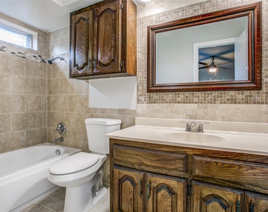 1013 Carriagehouse Lane - Photo Thumbnail 17