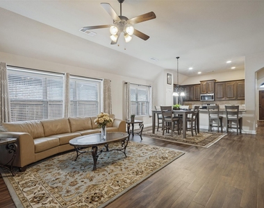 1976 Mercer Lane - Photo Thumbnail 4