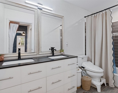2219 Carnes Street - Photo Thumbnail 9