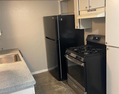 5317 Junius Street - Photo Thumbnail 9