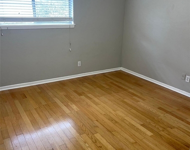 5317 Junius Street - Photo Thumbnail 12