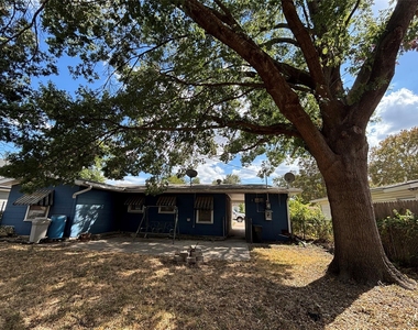 5804 Trigg Drive - Photo Thumbnail 12