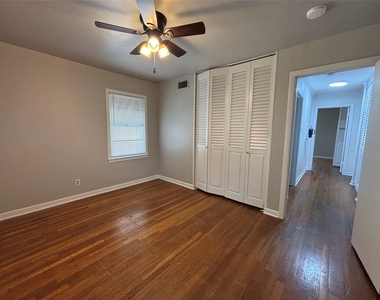 5804 Trigg Drive - Photo Thumbnail 6