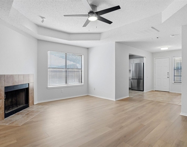 2709 London Court - Photo Thumbnail 3