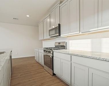 1802 Sabina Drive - Photo Thumbnail 4