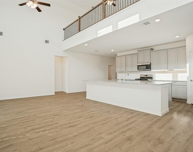 1802 Sabina Drive - Photo Thumbnail 2