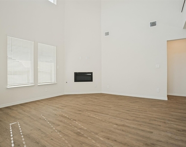 1802 Sabina Drive - Photo Thumbnail 8