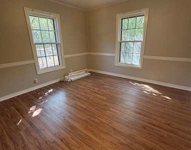 1017 Denton Street - Photo Thumbnail 7