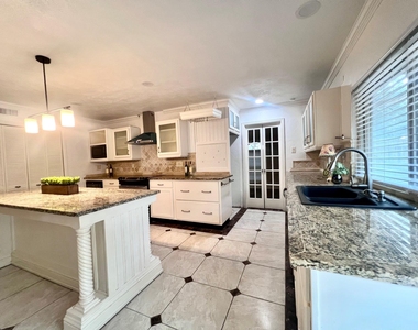 3925 Villa Downs Drive - Photo Thumbnail 6