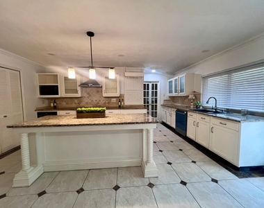 3925 Villa Downs Drive - Photo Thumbnail 5