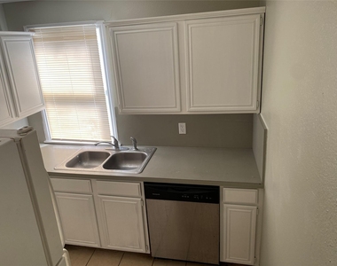 4936 Worth Street - Photo Thumbnail 4