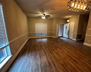 4761 Waterway Drive N - Photo Thumbnail 8
