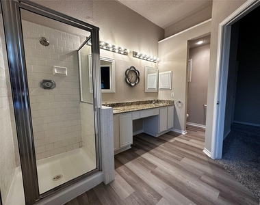 4761 Waterway Drive N - Photo Thumbnail 14